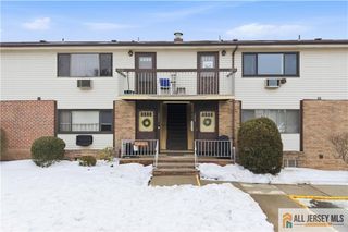 1210 Cricket Lane 1210, Woodbridge Proper, NJ 07095