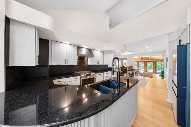 25 Country Wood Lndg, Greece, NY 14626