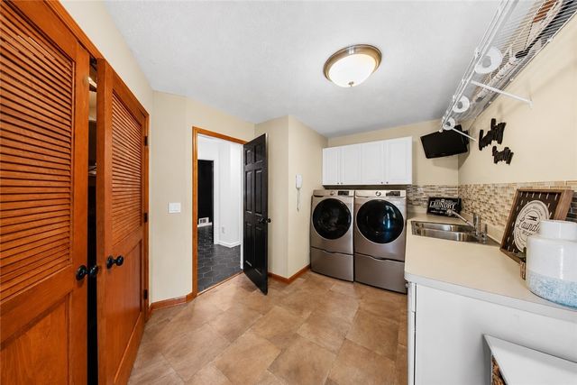 25 Country Wood Lndg, Greece, NY 14626