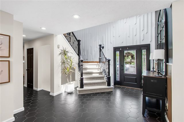 25 Country Wood Lndg, Greece, NY 14626