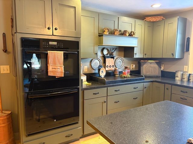 158 Purgatory Rd, Northbridge, MA 01588