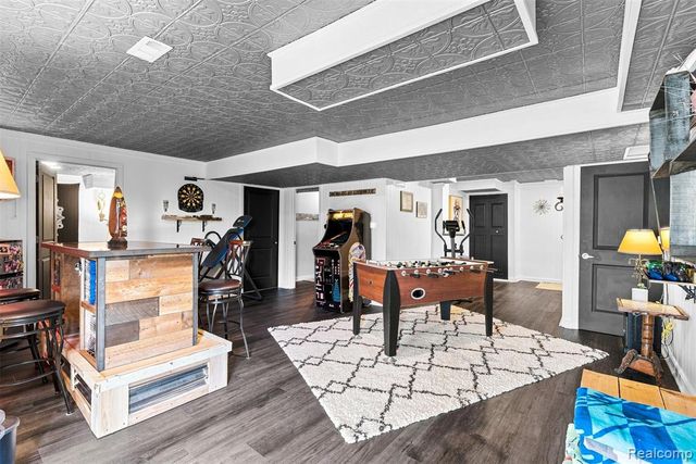 2165 Rolling Hills Drive, Holly, MI 48442