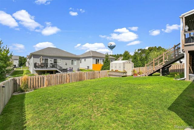 2165 Rolling Hills Drive, Holly, MI 48442