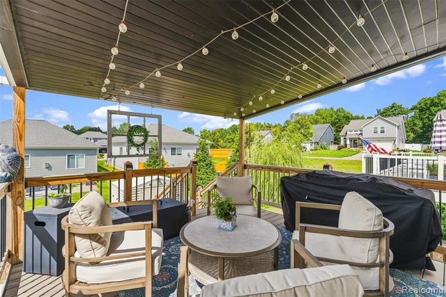 2165 Rolling Hills Drive, Holly, MI 48442
