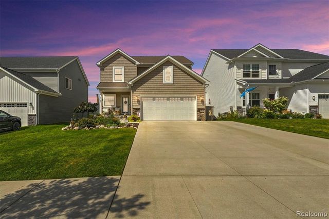 2165 Rolling Hills Drive, Holly, MI 48442