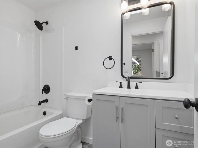 10708 116th Avenue SW, Lakewood, WA 98498