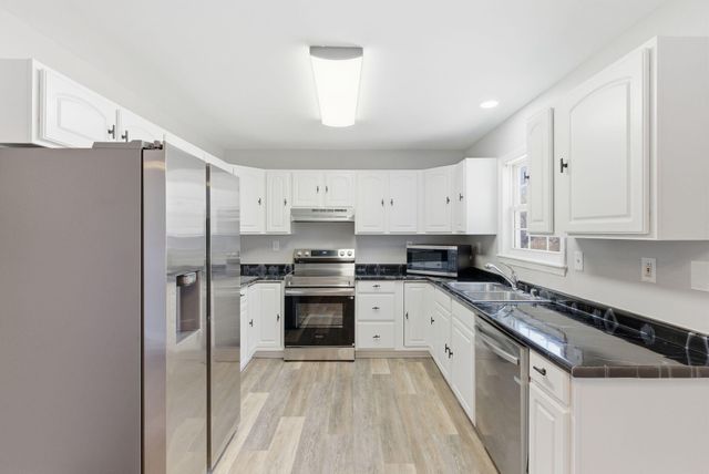 171 Rolling Acres Drive, Frankfort, KY 40601