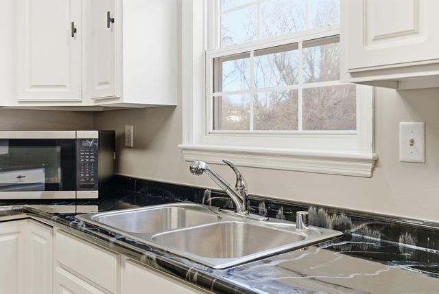 171 Rolling Acres Drive, Frankfort, KY 40601