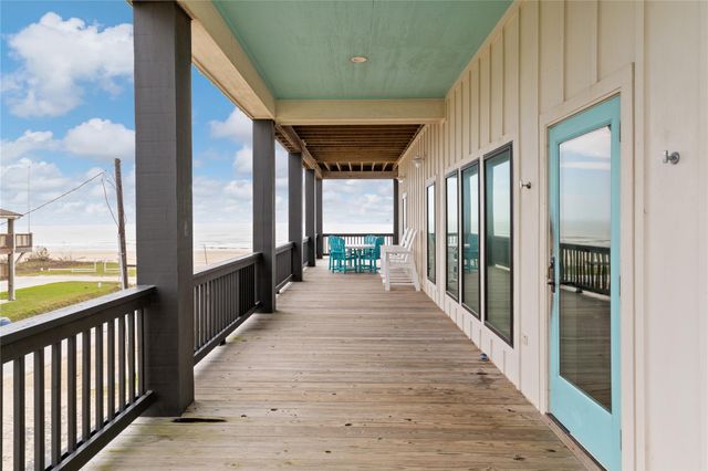775 Townsend Drive, Crystal Beach, TX 77650