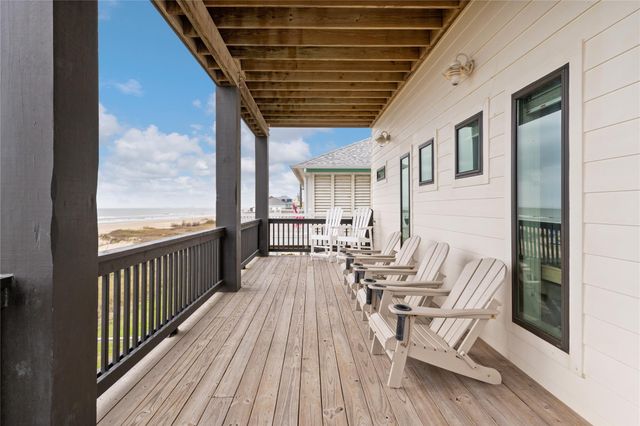 775 Townsend Drive, Crystal Beach, TX 77650