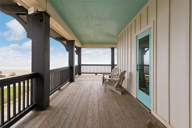 775 Townsend Drive, Crystal Beach, TX 77650