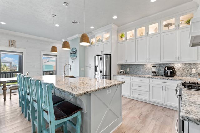 775 Townsend Drive, Crystal Beach, TX 77650