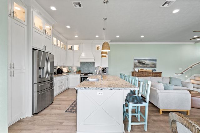 775 Townsend Drive, Crystal Beach, TX 77650