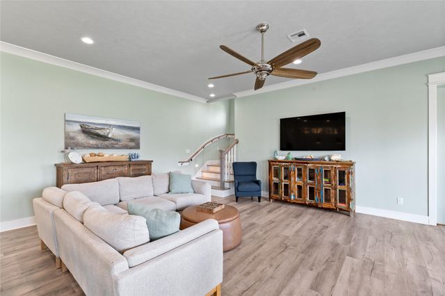 775 Townsend Drive, Crystal Beach, TX 77650