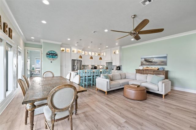 775 Townsend Drive, Crystal Beach, TX 77650