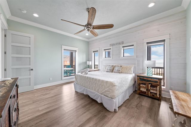 775 Townsend Drive, Crystal Beach, TX 77650