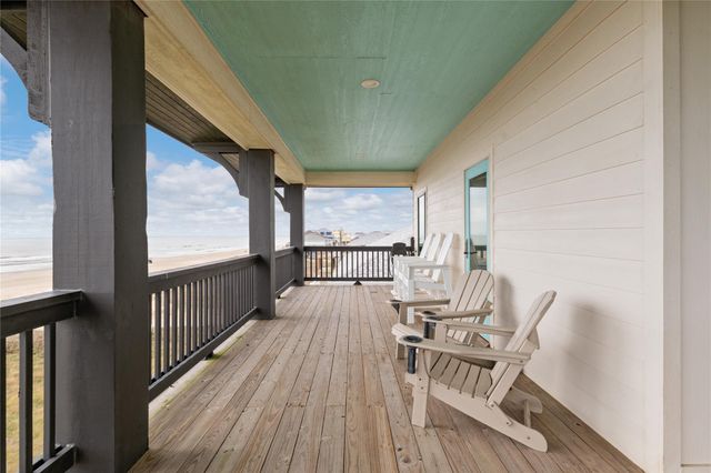 775 Townsend Drive, Crystal Beach, TX 77650