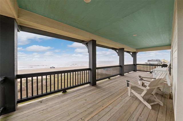775 Townsend Drive, Crystal Beach, TX 77650
