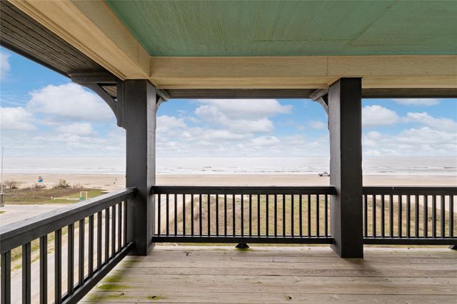 775 Townsend Drive, Crystal Beach, TX 77650
