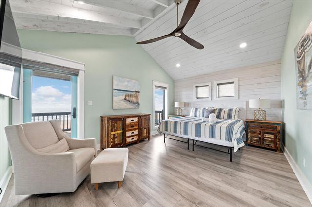 775 Townsend Drive, Crystal Beach, TX 77650