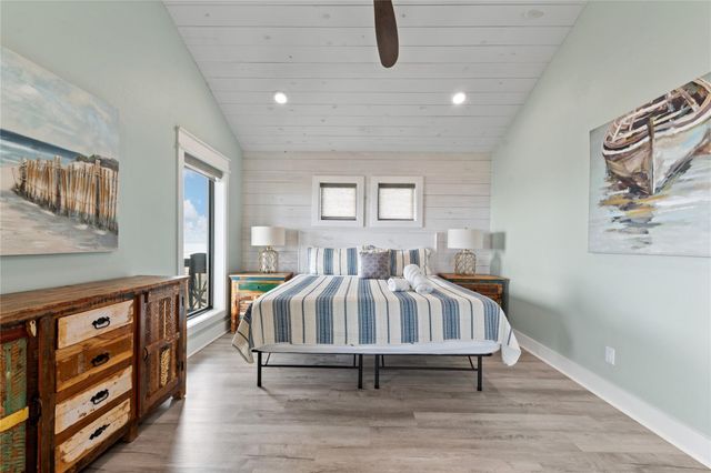 775 Townsend Drive, Crystal Beach, TX 77650