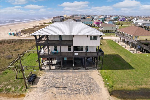 775 Townsend Drive, Crystal Beach, TX 77650