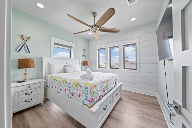 775 Townsend Drive, Crystal Beach, TX 77650