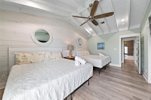 775 Townsend Drive, Crystal Beach, TX 77650