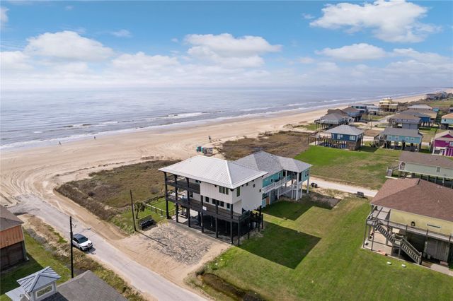 775 Townsend Drive, Crystal Beach, TX 77650