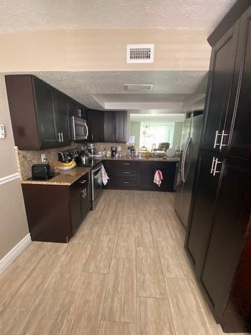 10 Willowbrook Lane 105, Delray Beach, FL 33446