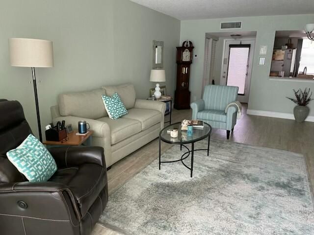 10 Willowbrook Lane 105, Delray Beach, FL 33446