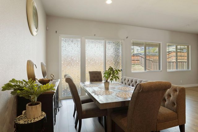 1847 Outrigger Ln, Lathrop, CA 95330