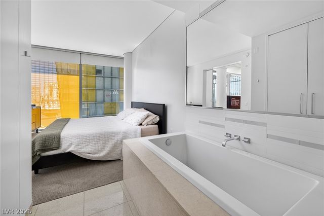 3722 Las Vegas Boulevard 1012, Las Vegas, NV 89158