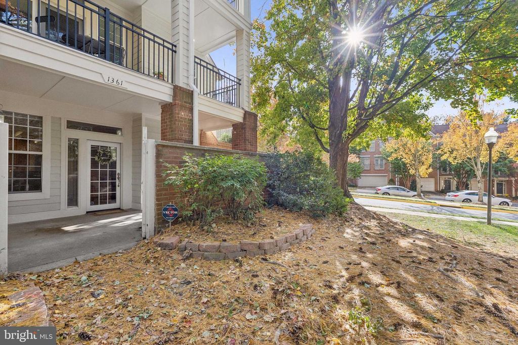 1361 GARDEN WALL CIR #701, Reston, VA 20194