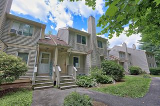 111 Mallane Lane APT 1E, Naugatuck, CT 06770