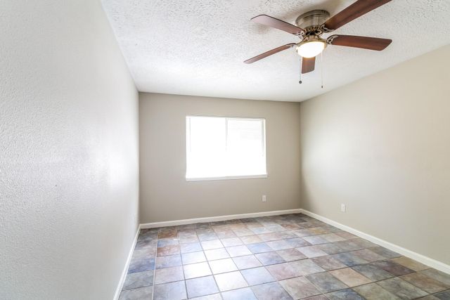 4427 Ravine Drive, Friendswood, TX 77546