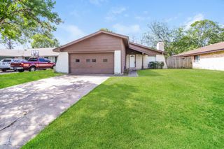4427 Ravine Drive, Friendswood, TX 77546