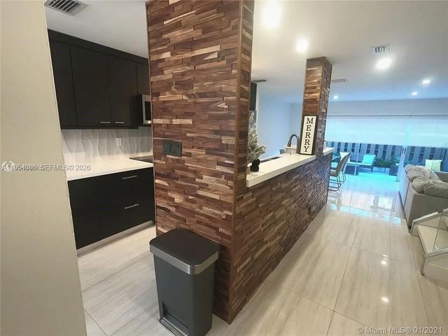 8243 NW 8th Ct 1, Plantation, FL 33324