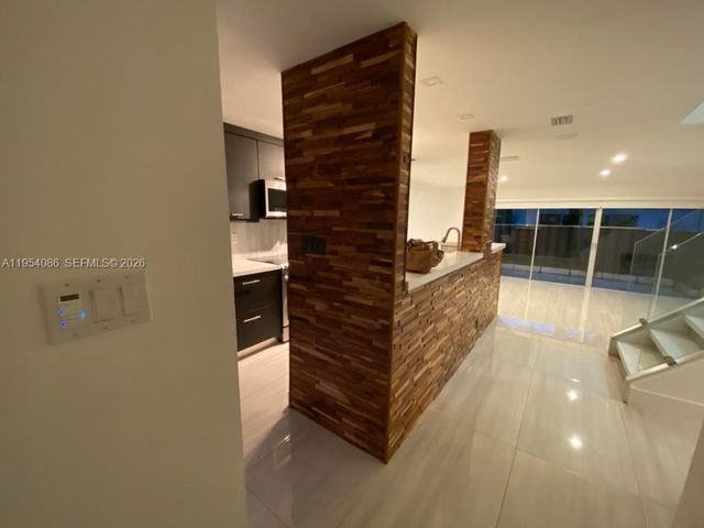 8243 NW 8th Ct 1, Plantation, FL 33324