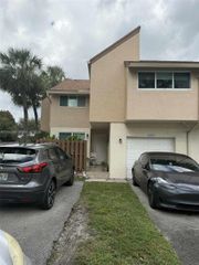 8243 NW 8th Ct 1, Plantation, FL 33324