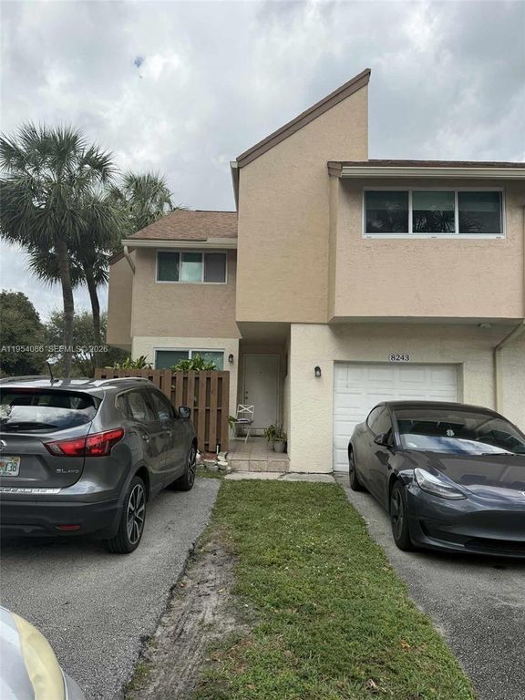 8243 NW 8th Ct 1, Plantation, FL 33324