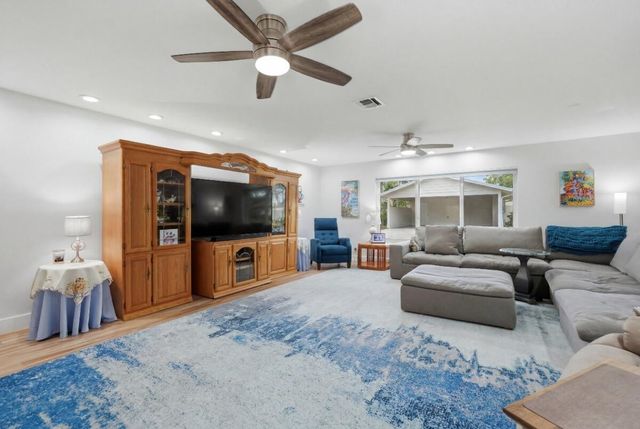 904 W Cypress Lane V-46, Pompano Beach, FL 33069