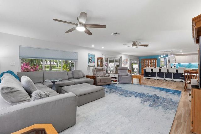 904 W Cypress Lane V-46, Pompano Beach, FL 33069