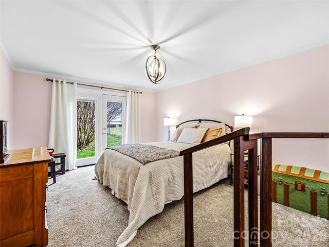 55 Pressley Avenue, Brevard, NC 28712