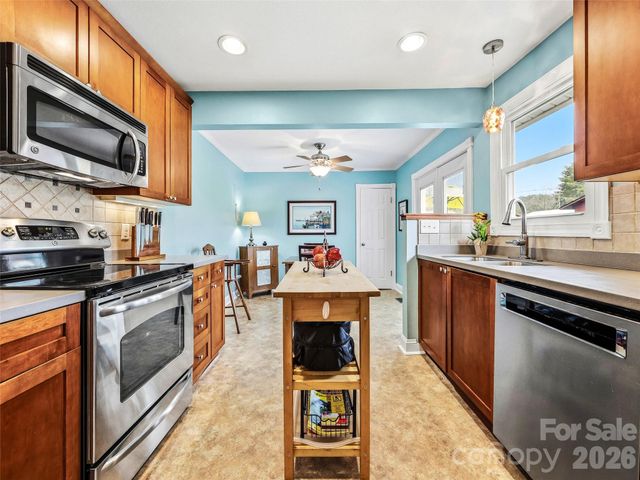 55 Pressley Avenue, Brevard, NC 28712