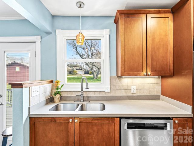 55 Pressley Avenue, Brevard, NC 28712