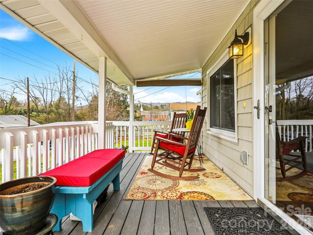 55 Pressley Avenue, Brevard, NC 28712