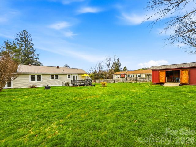 55 Pressley Avenue, Brevard, NC 28712