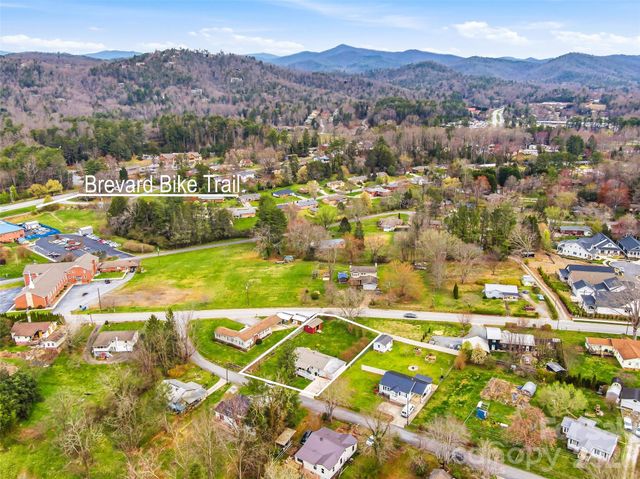 55 Pressley Avenue, Brevard, NC 28712