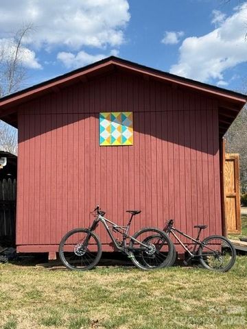 55 Pressley Avenue, Brevard, NC 28712